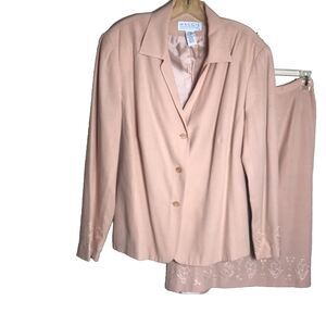 Maggie McNaughton Peach Color Suit Embroidered Sleeves & Skirt Hem Size 18 W